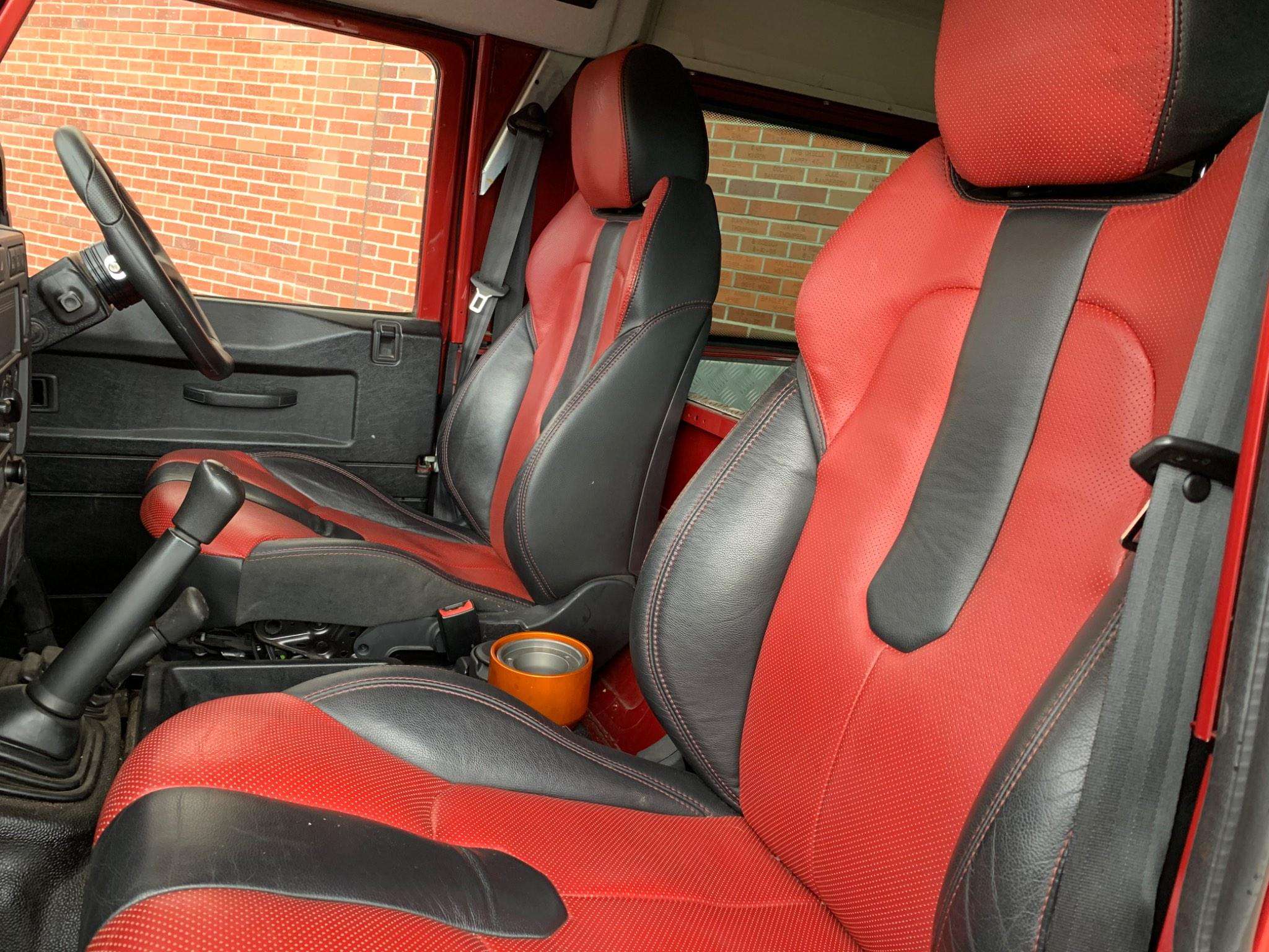 2010 LAND ROVER DEFENDER 110 2010 LAND ROVER DEFENDER 110