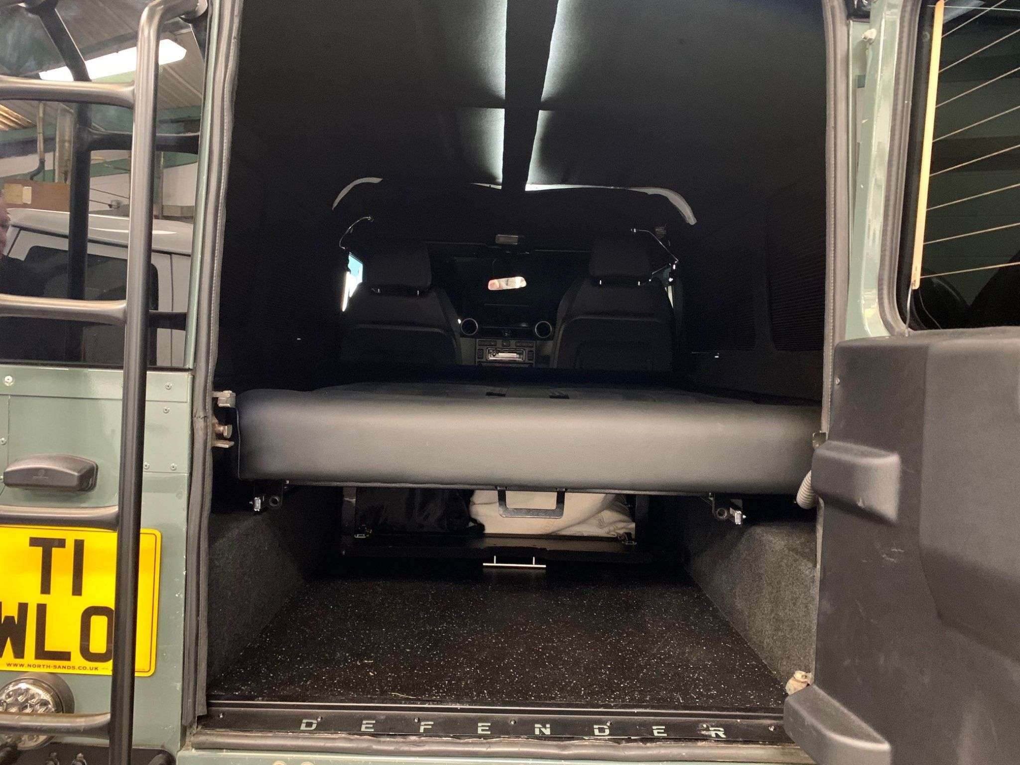 2013 LAND ROVER DEFENDER 110 2013 LAND ROVER DEFENDER 110