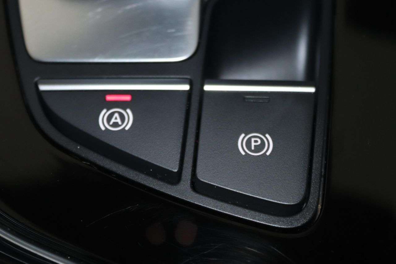 2021 AUDI A4 AVANT 2021 AUDI A4 AVANT