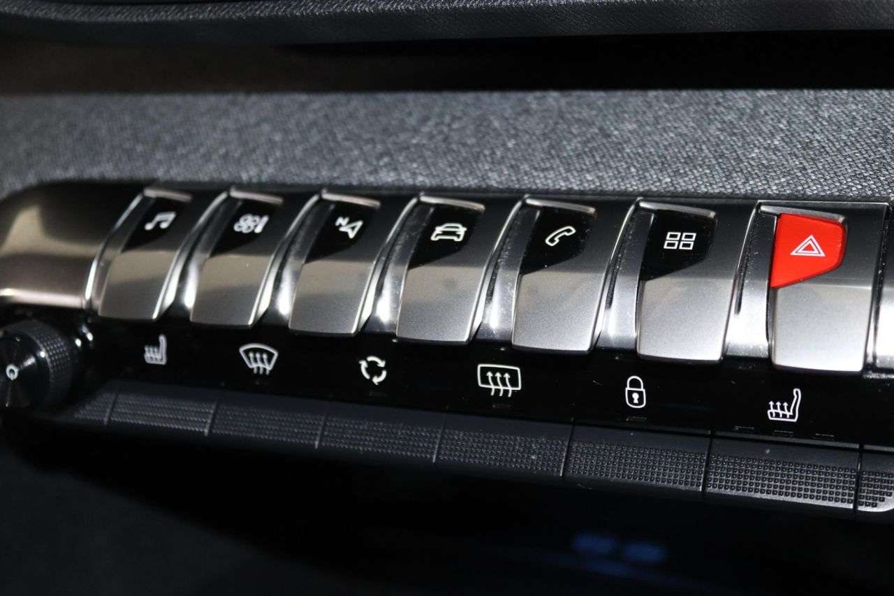 2019 PEUGEOT 3008 2019 PEUGEOT 3008