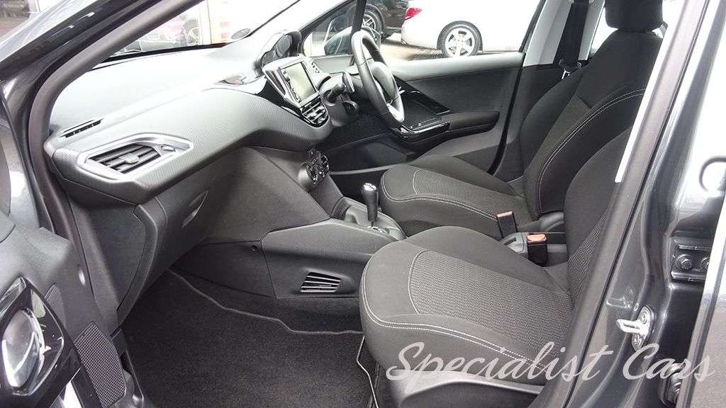 2017 PEUGEOT 208 2017 PEUGEOT 208