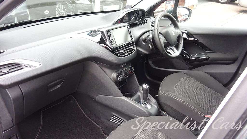 2017 PEUGEOT 208 2017 PEUGEOT 208