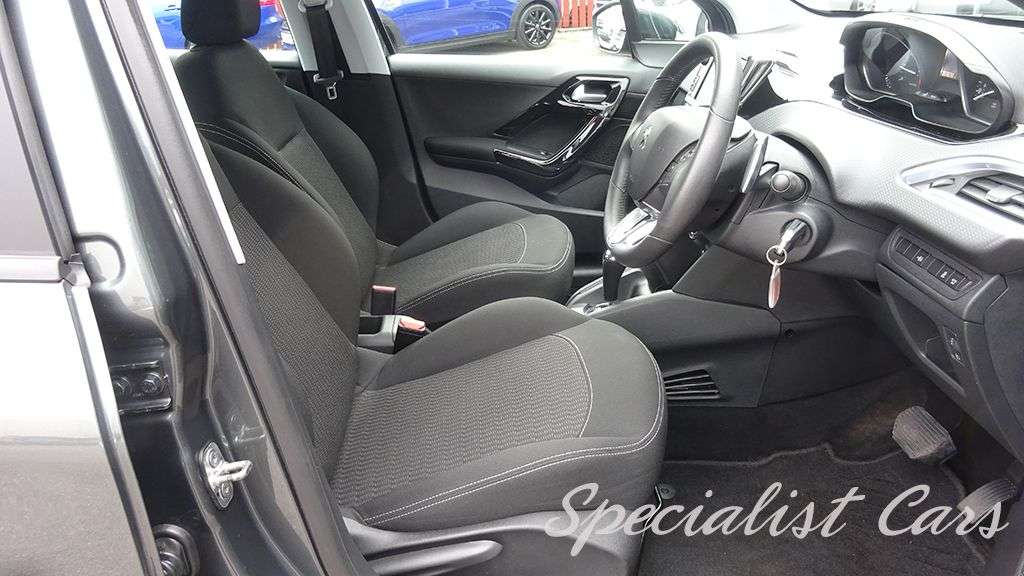 2017 PEUGEOT 208 2017 PEUGEOT 208