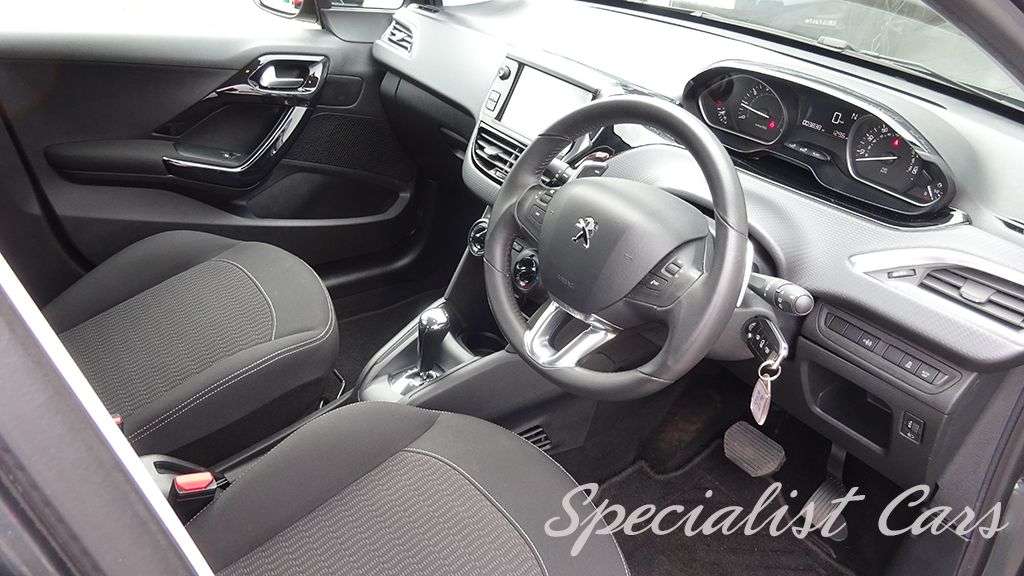 2017 PEUGEOT 208 2017 PEUGEOT 208