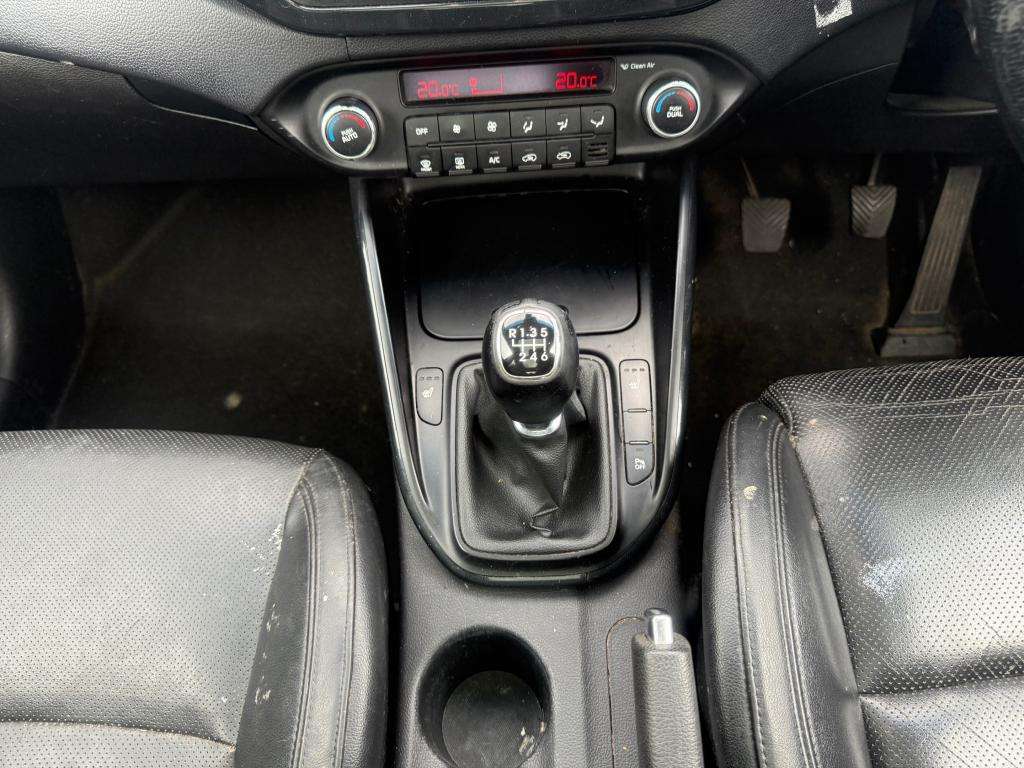 2015 KIA CARENS 2015 KIA CARENS