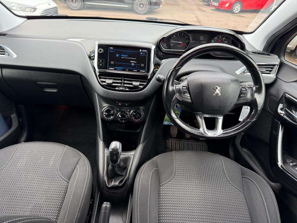 2017 PEUGEOT 208 2017 PEUGEOT 208