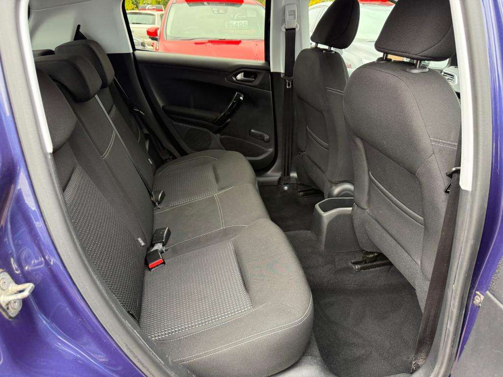 2017 PEUGEOT 208 2017 PEUGEOT 208