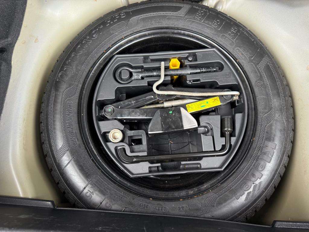 2017 PEUGEOT 208 2017 PEUGEOT 208