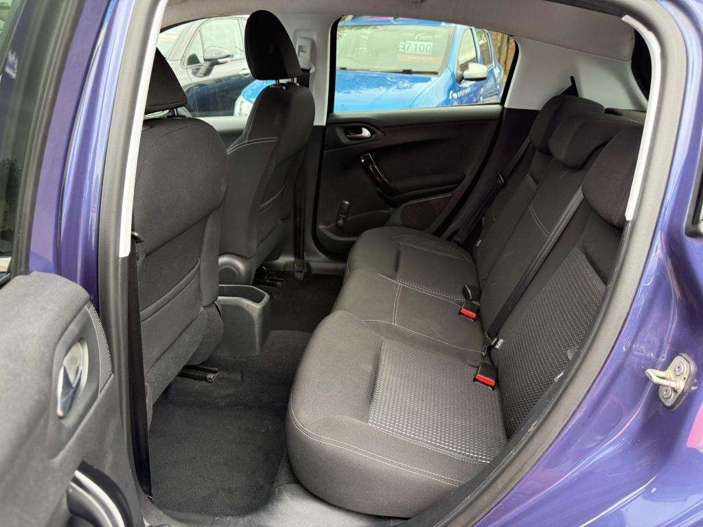 2017 PEUGEOT 208 2017 PEUGEOT 208