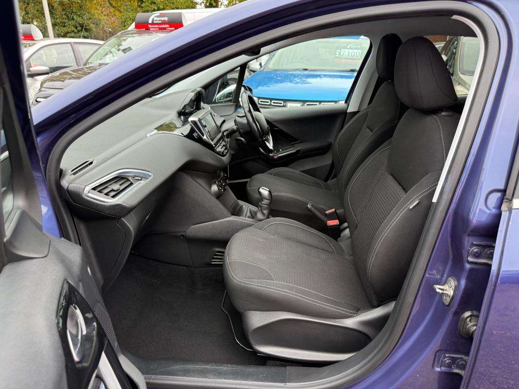 2017 PEUGEOT 208 2017 PEUGEOT 208