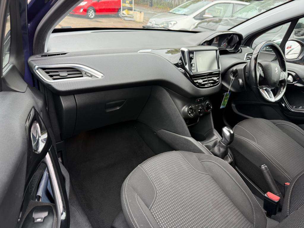 2017 PEUGEOT 208 2017 PEUGEOT 208