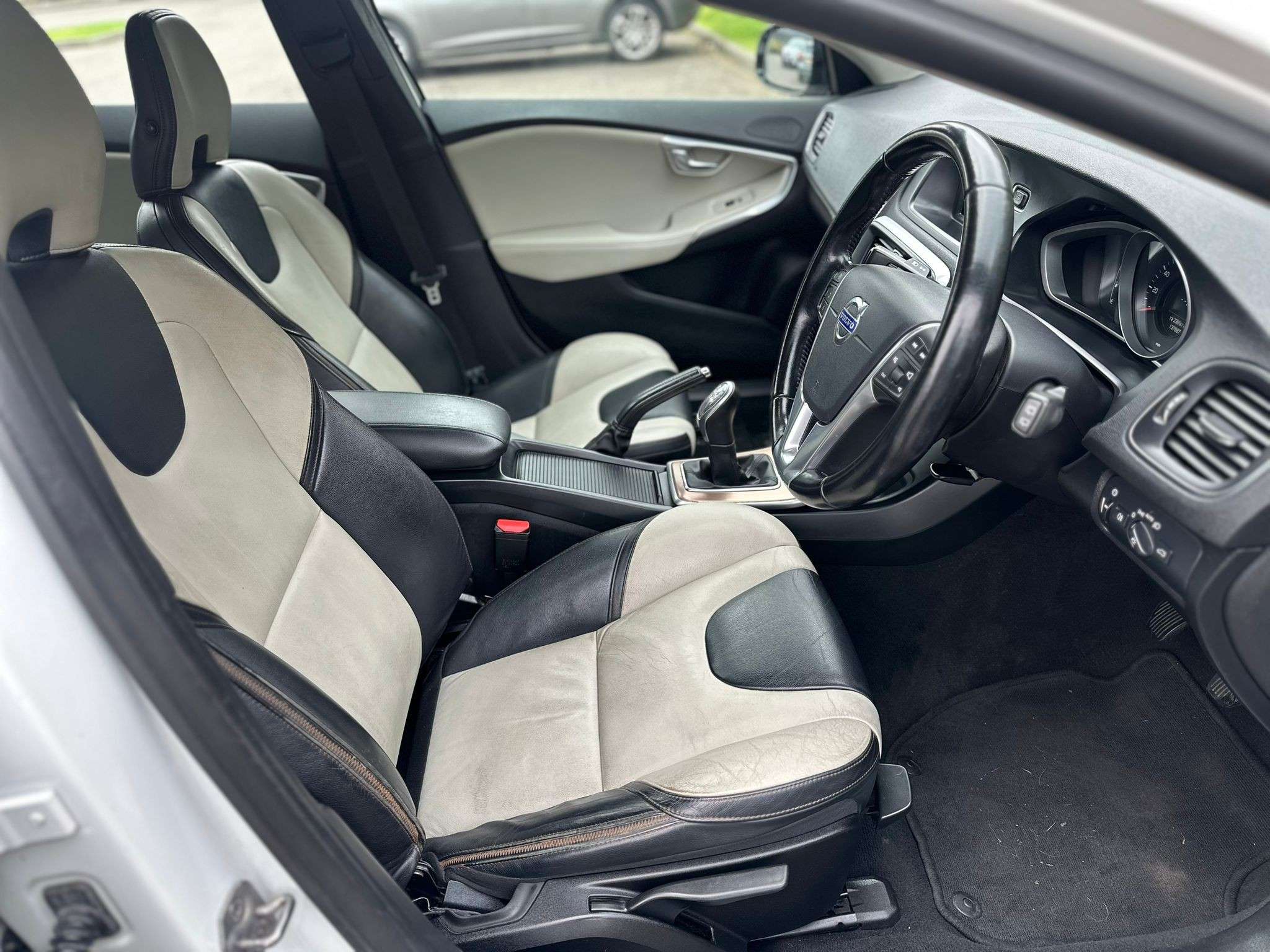 2014 VOLVO V40 CROSS COUNTRY 2014 VOLVO V40 CROSS COUNTRY