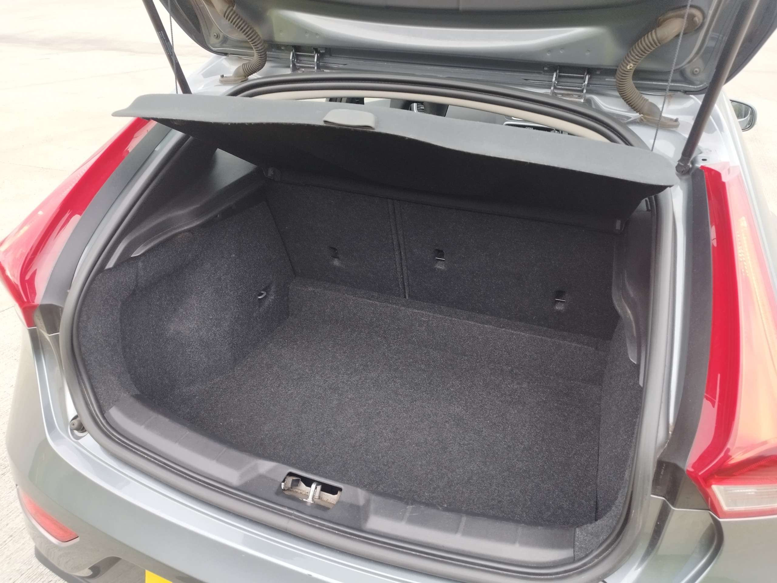 2015 VOLVO V40 2015 VOLVO V40