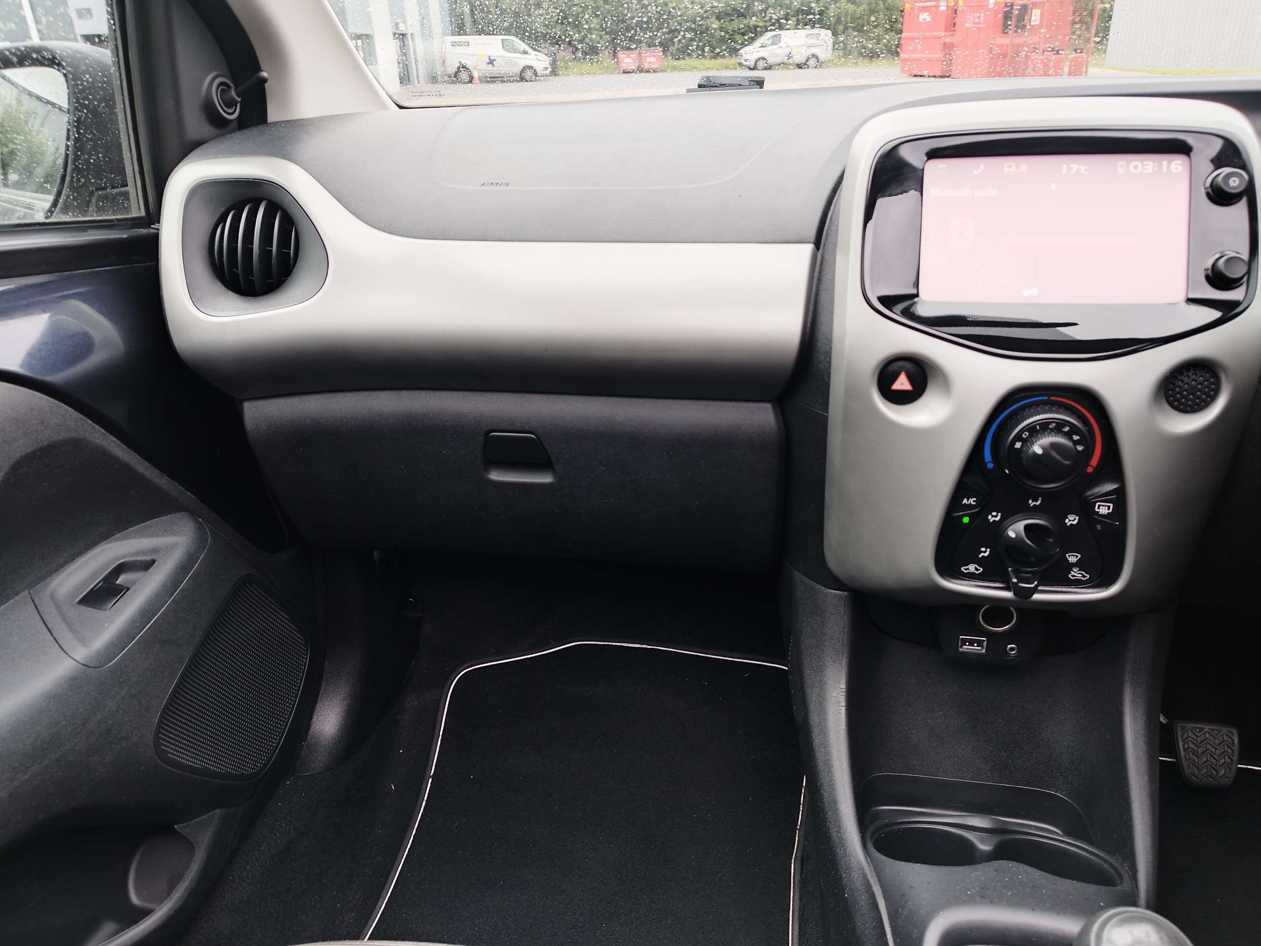 2014 PEUGEOT 108 2014 PEUGEOT 108