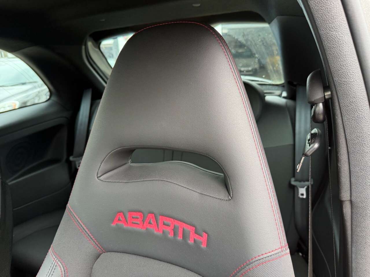 2021 ABARTH 595 2021 ABARTH 595