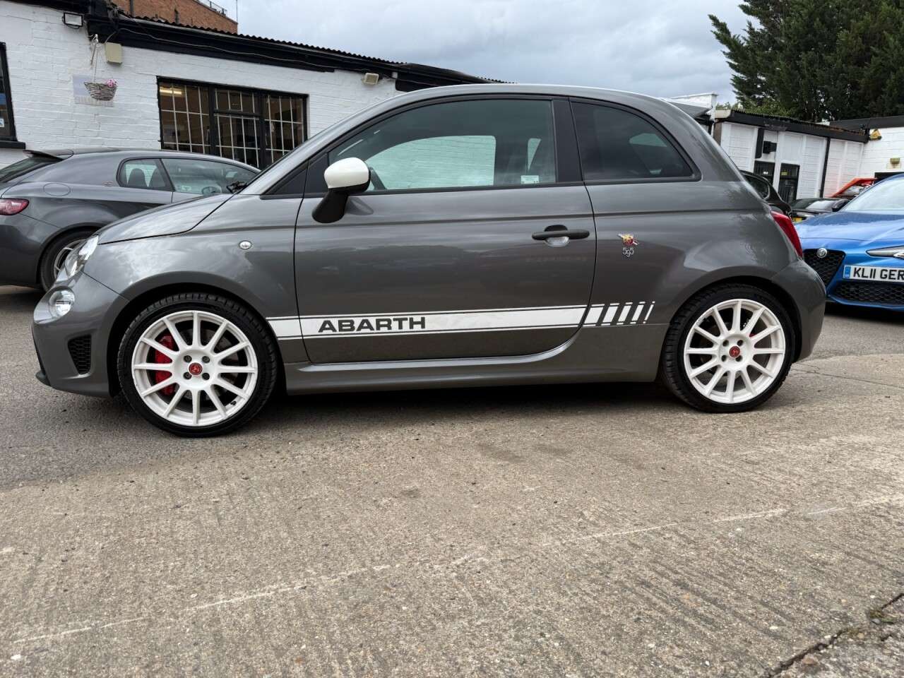 2021 ABARTH 595 2021 ABARTH 595