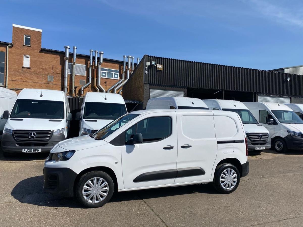 Check out this Peugeot Partner 2019 Diesel Manual