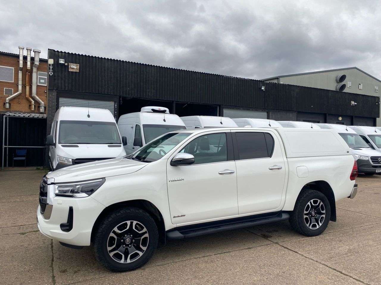 2023 TOYOTA HI-LUX 2023 TOYOTA HI-LUX