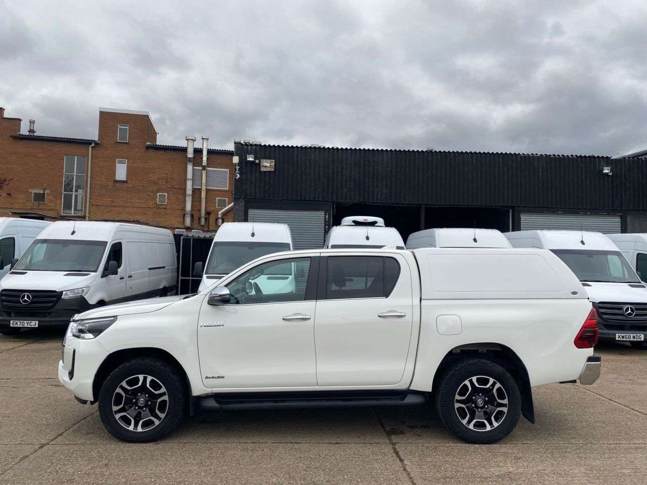 2023 TOYOTA HI-LUX 2023 TOYOTA HI-LUX