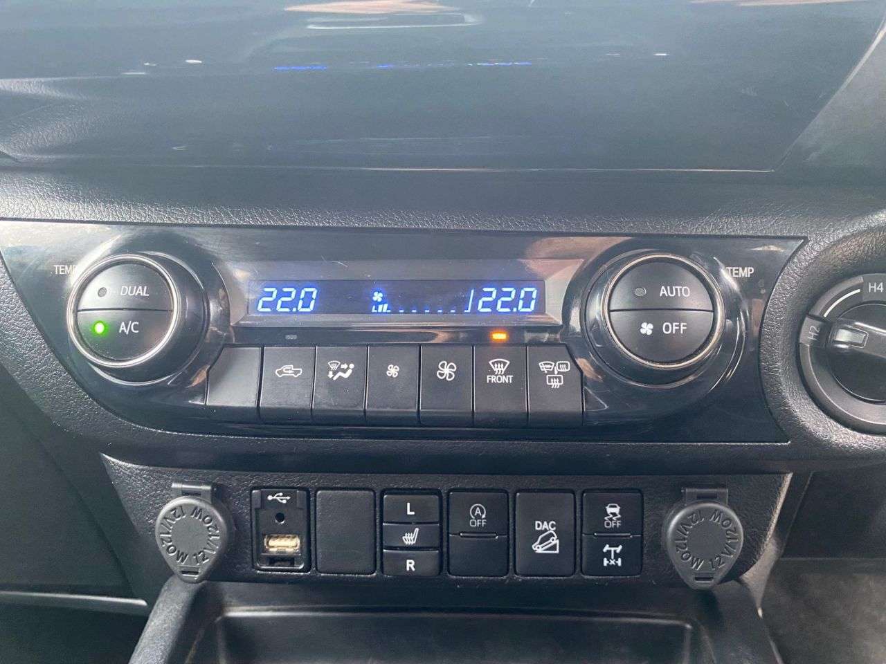 2023 TOYOTA HI-LUX 2023 TOYOTA HI-LUX