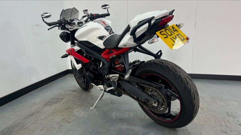2014 TRIUMPH STREET TRIPLE 2014 TRIUMPH STREET TRIPLE