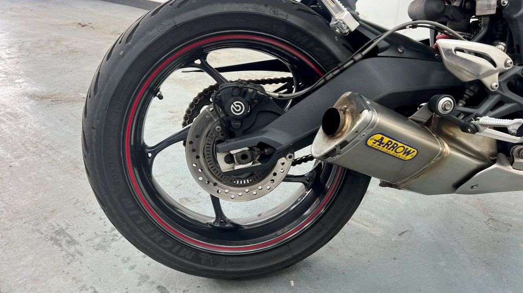 2014 TRIUMPH STREET TRIPLE 2014 TRIUMPH STREET TRIPLE