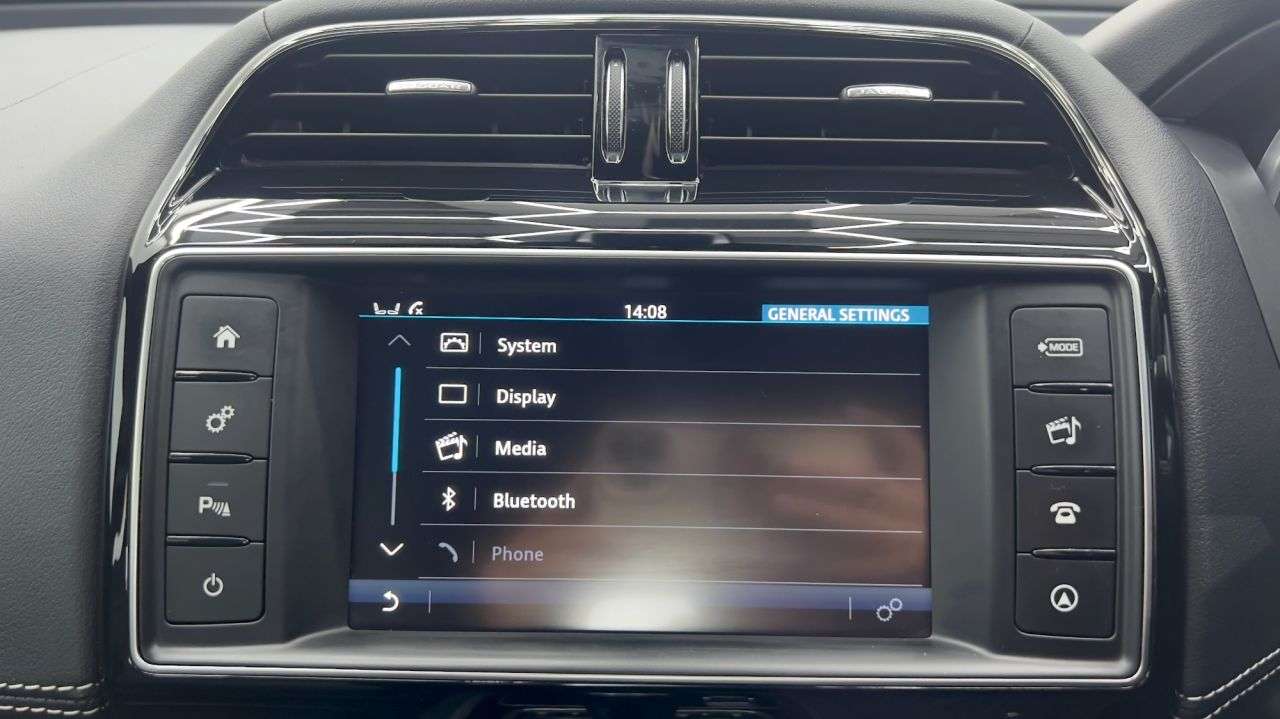 2017 JAGUAR XE 2017 JAGUAR XE