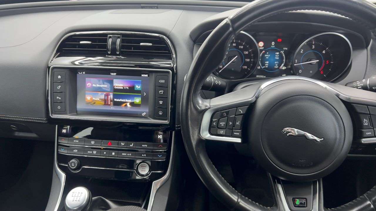 2017 JAGUAR XE 2017 JAGUAR XE