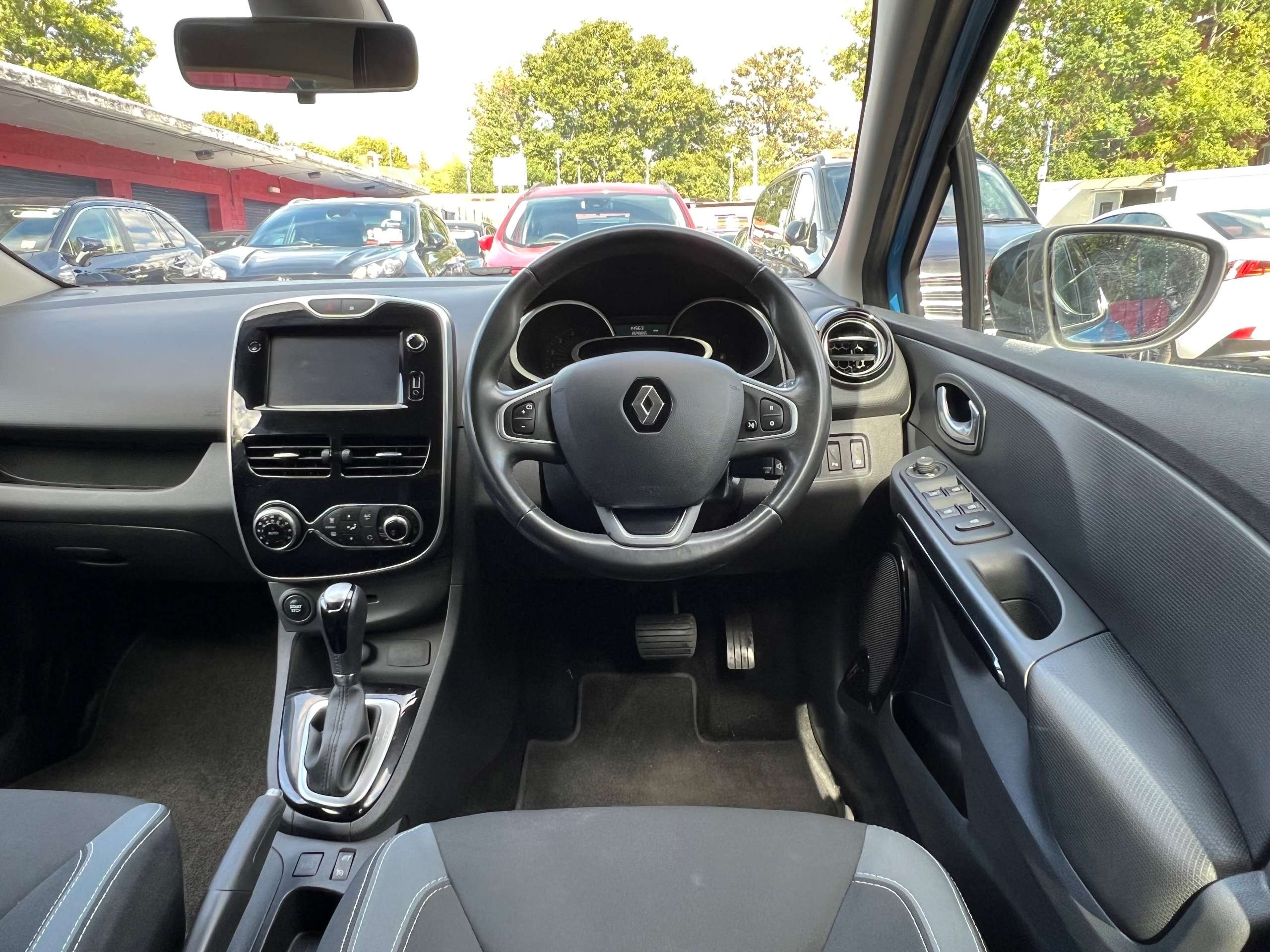 2015 RENAULT CLIO 2015 RENAULT CLIO