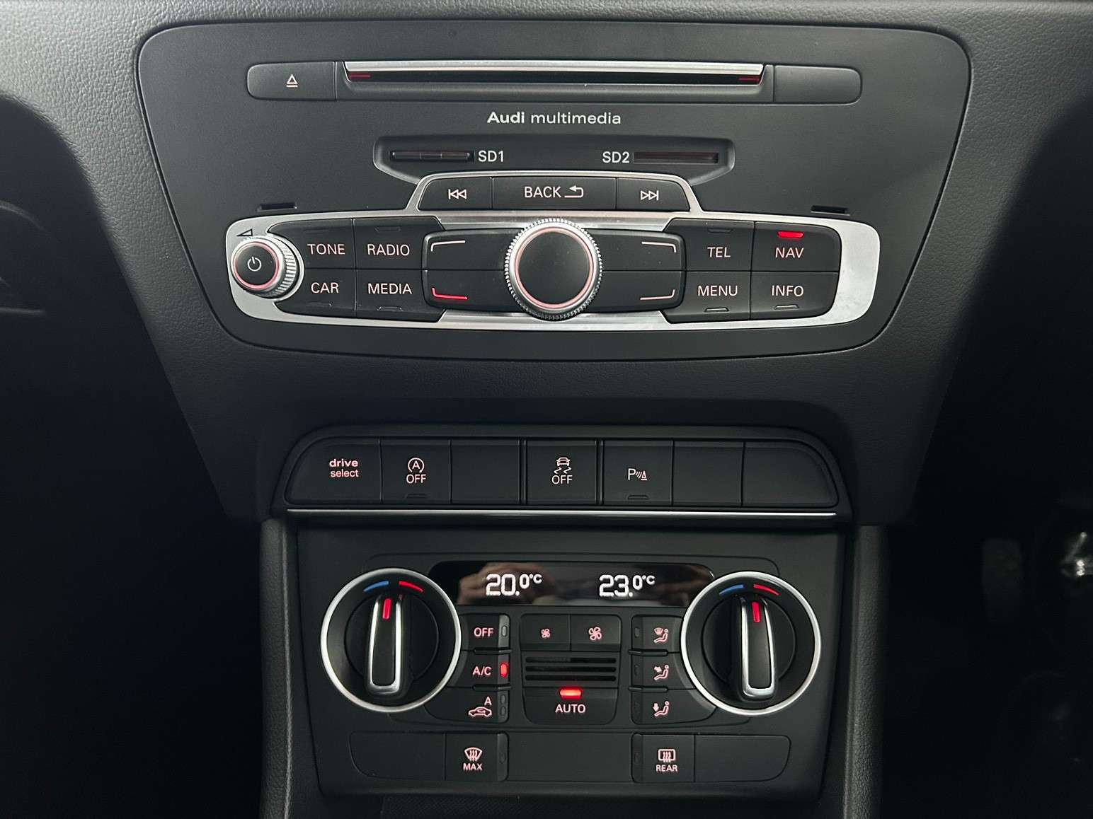 2015 AUDI Q3 2015 AUDI Q3