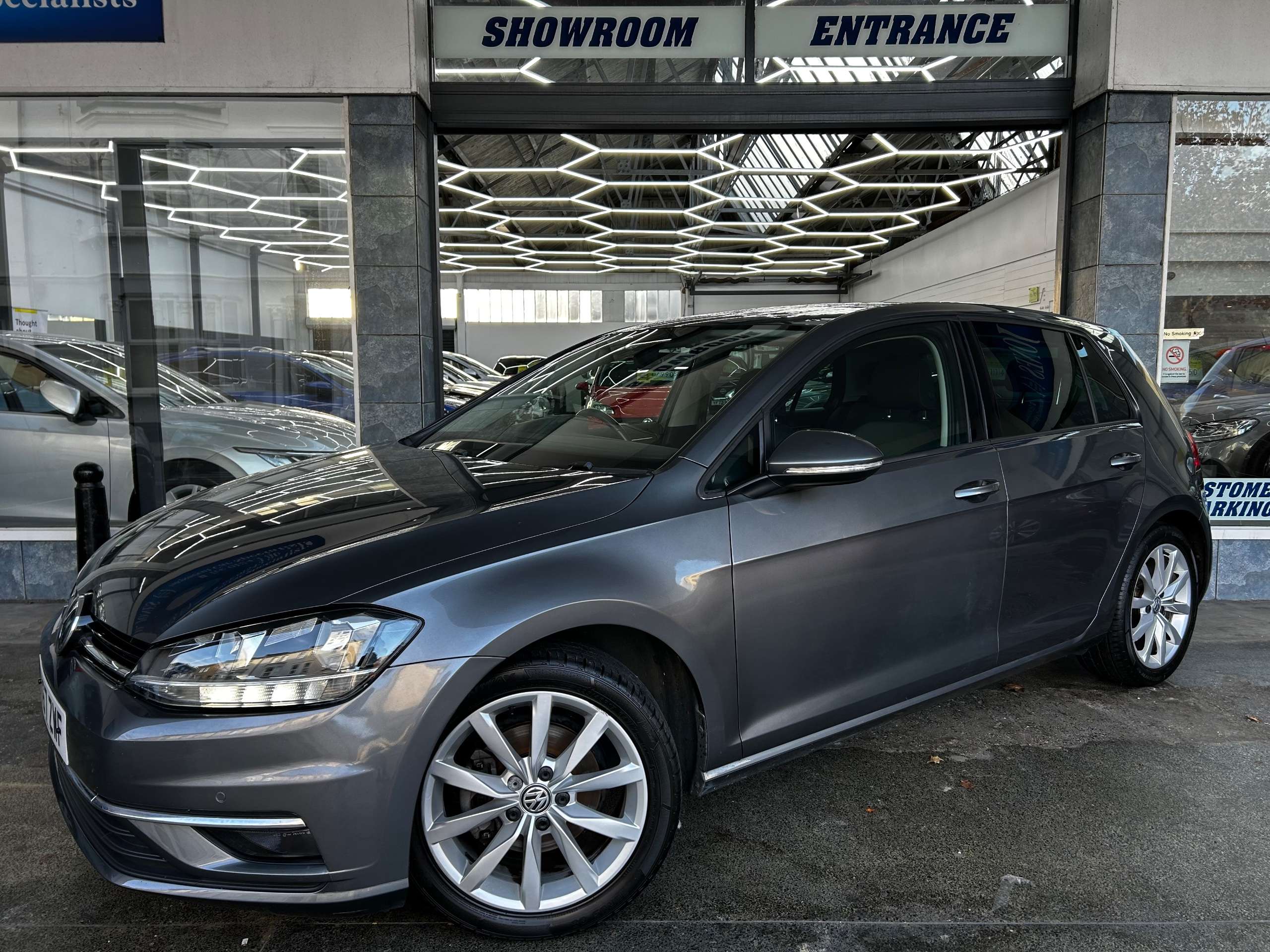 2017 VOLKSWAGEN GOLF 2017 VOLKSWAGEN GOLF