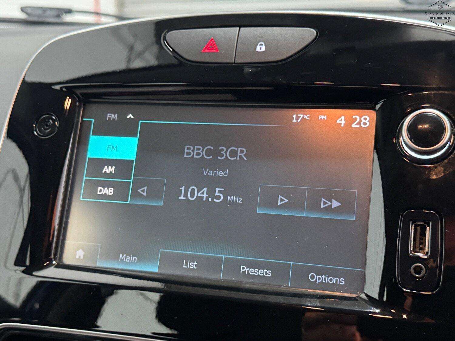 2017 RENAULT CLIO 2017 RENAULT CLIO