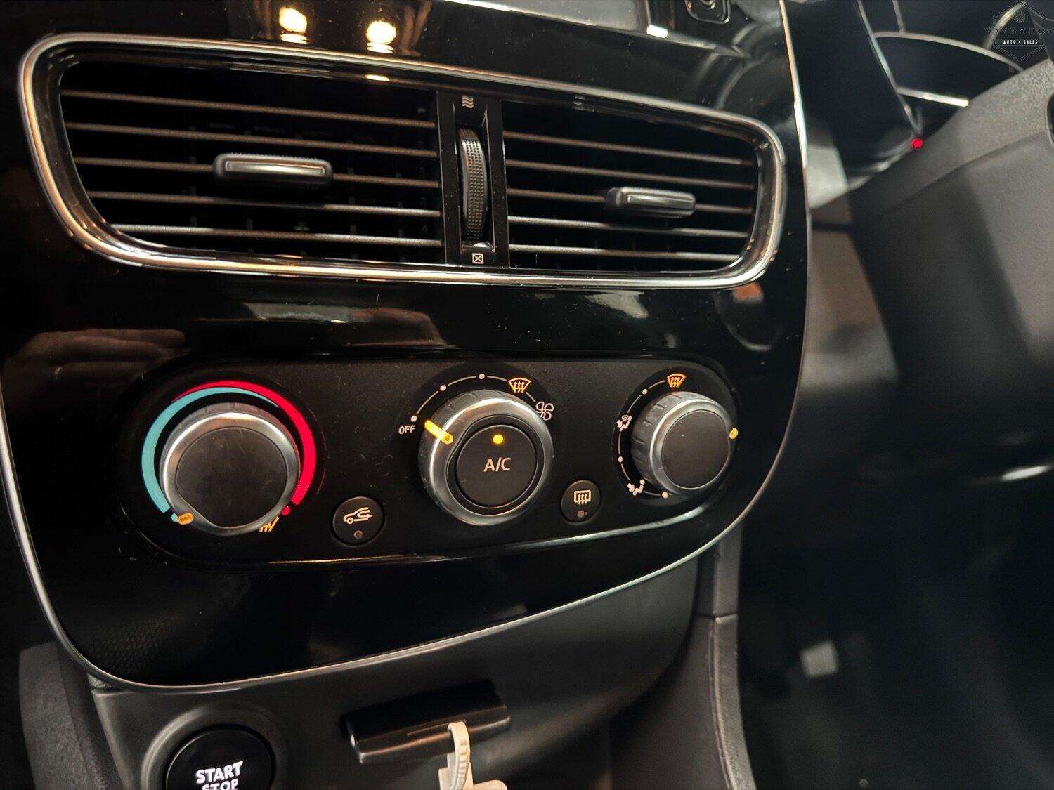 2017 RENAULT CLIO 2017 RENAULT CLIO