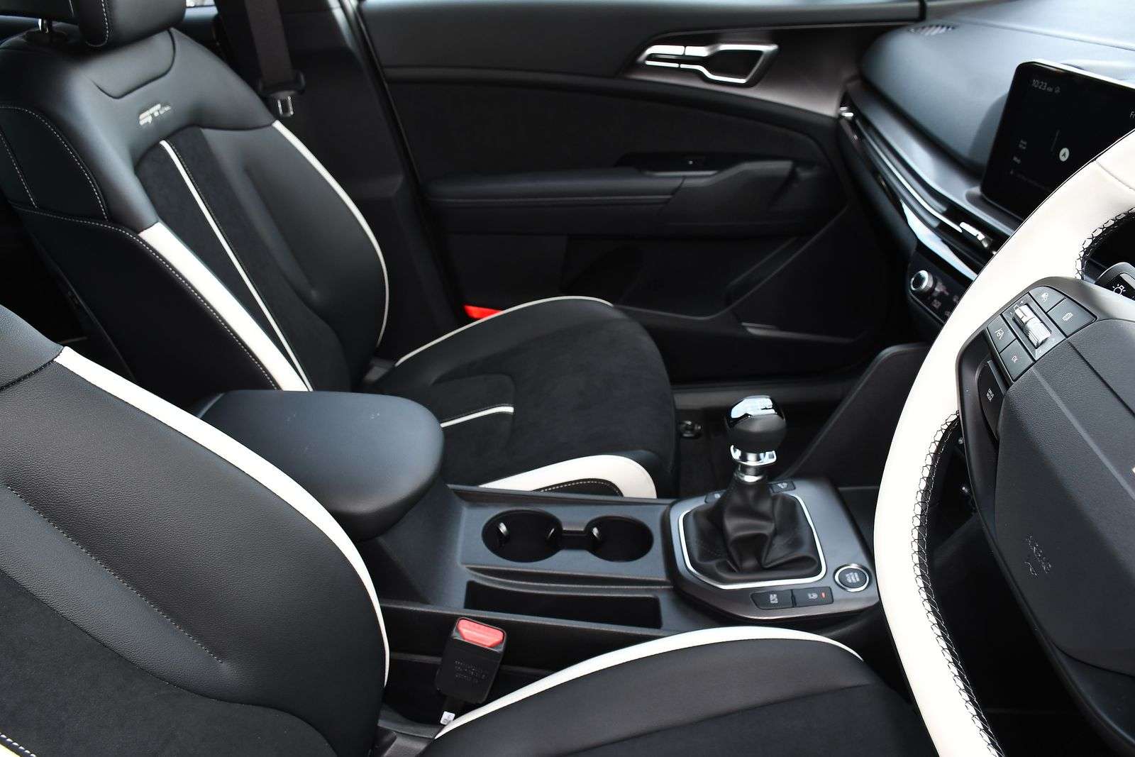 2025 KIA SPORTAGE 2025 KIA SPORTAGE