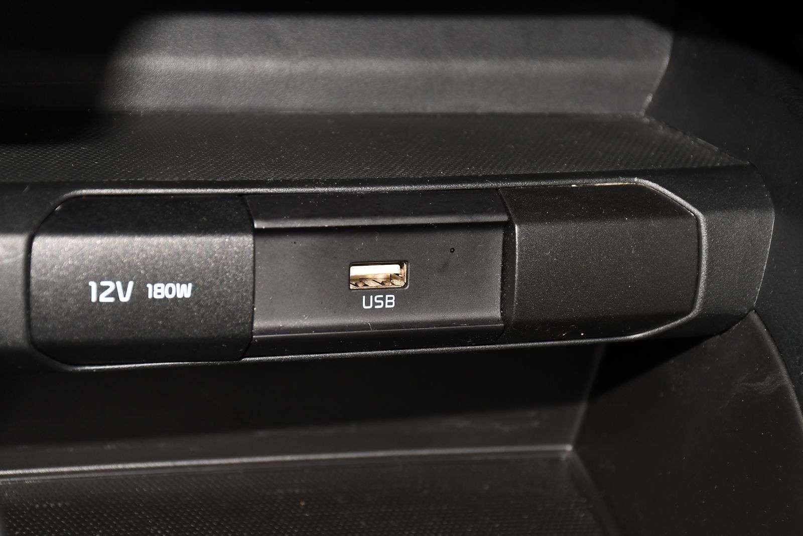 2023 KIA STONIC 2023 KIA STONIC