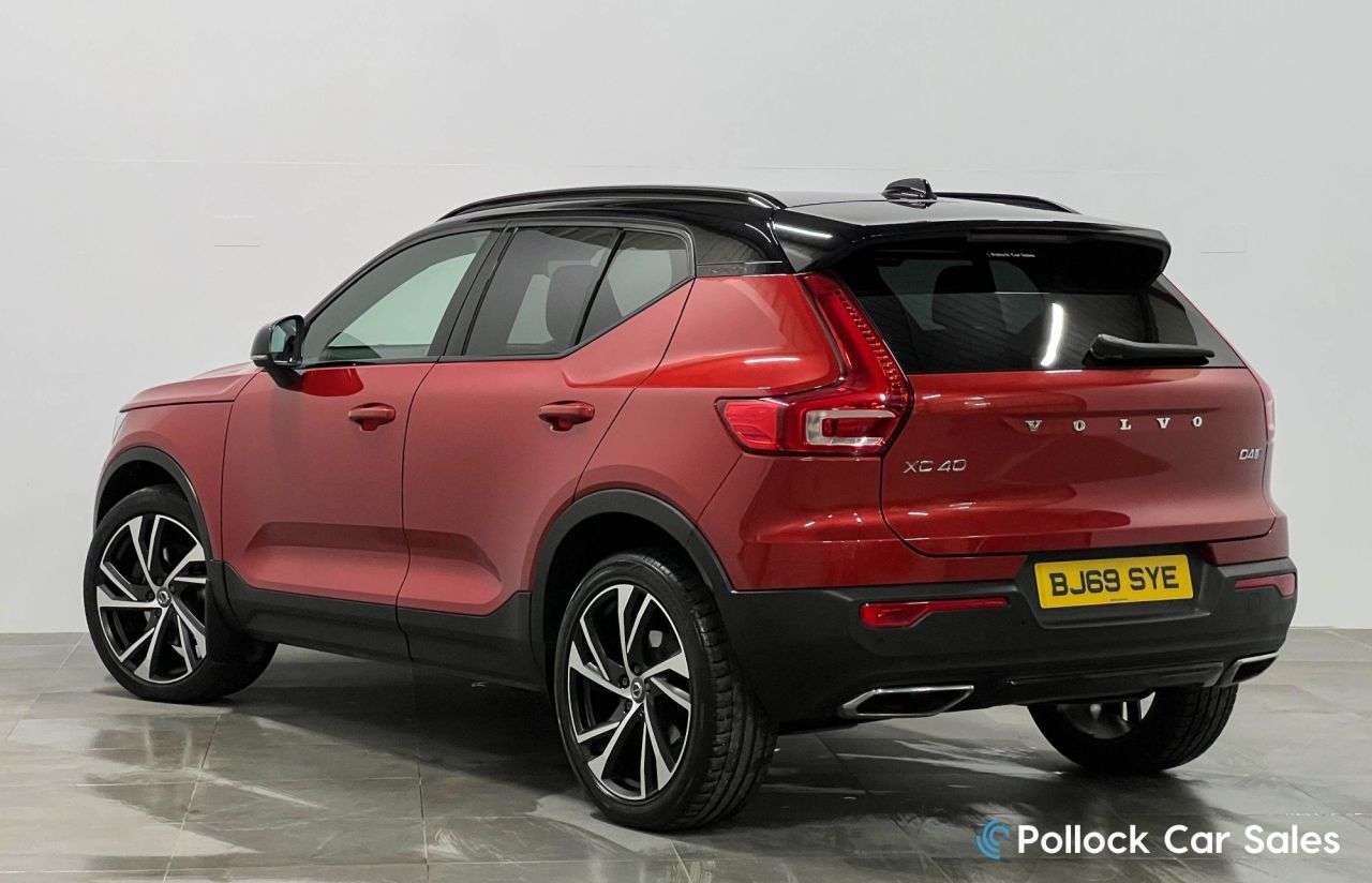 2019 VOLVO XC40 2019 VOLVO XC40