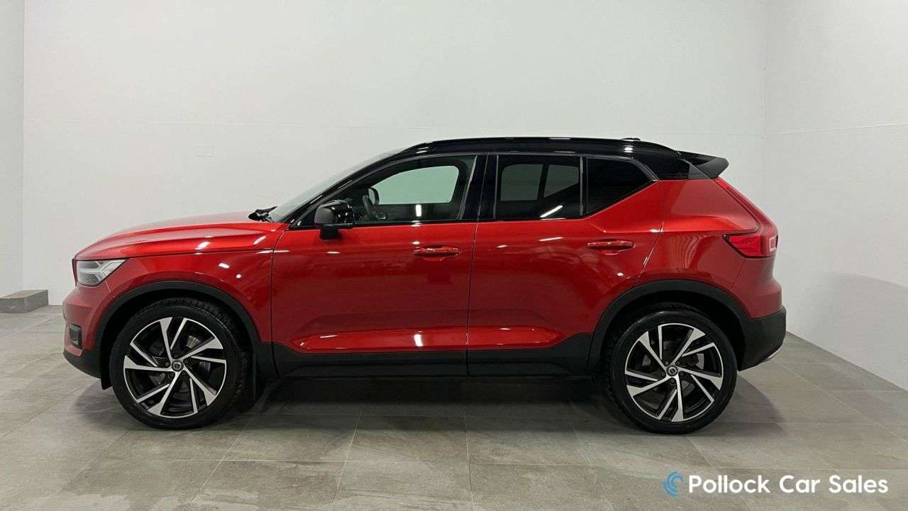 2019 VOLVO XC40 2019 VOLVO XC40