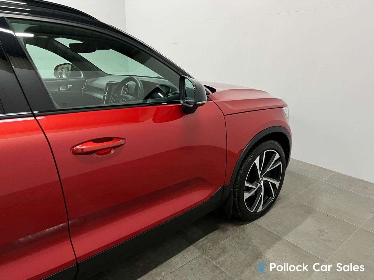 2019 VOLVO XC40 2019 VOLVO XC40