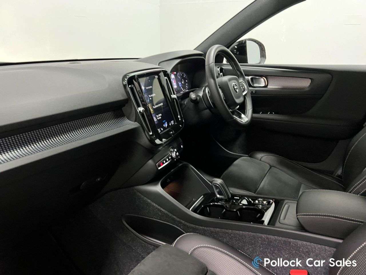 2019 VOLVO XC40 2019 VOLVO XC40