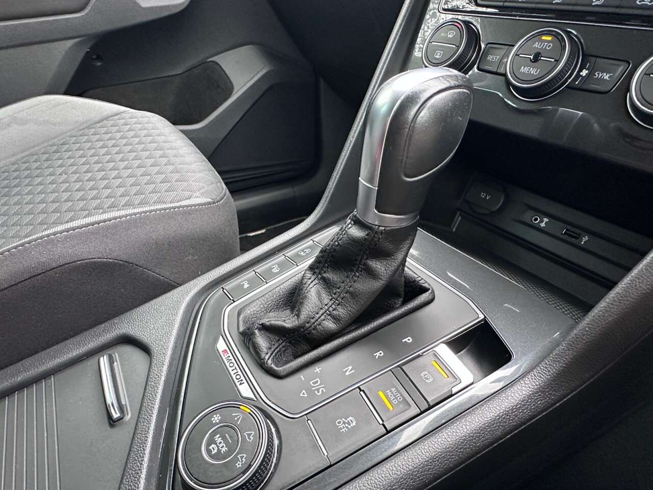 2017 VOLKSWAGEN TIGUAN 2017 VOLKSWAGEN TIGUAN