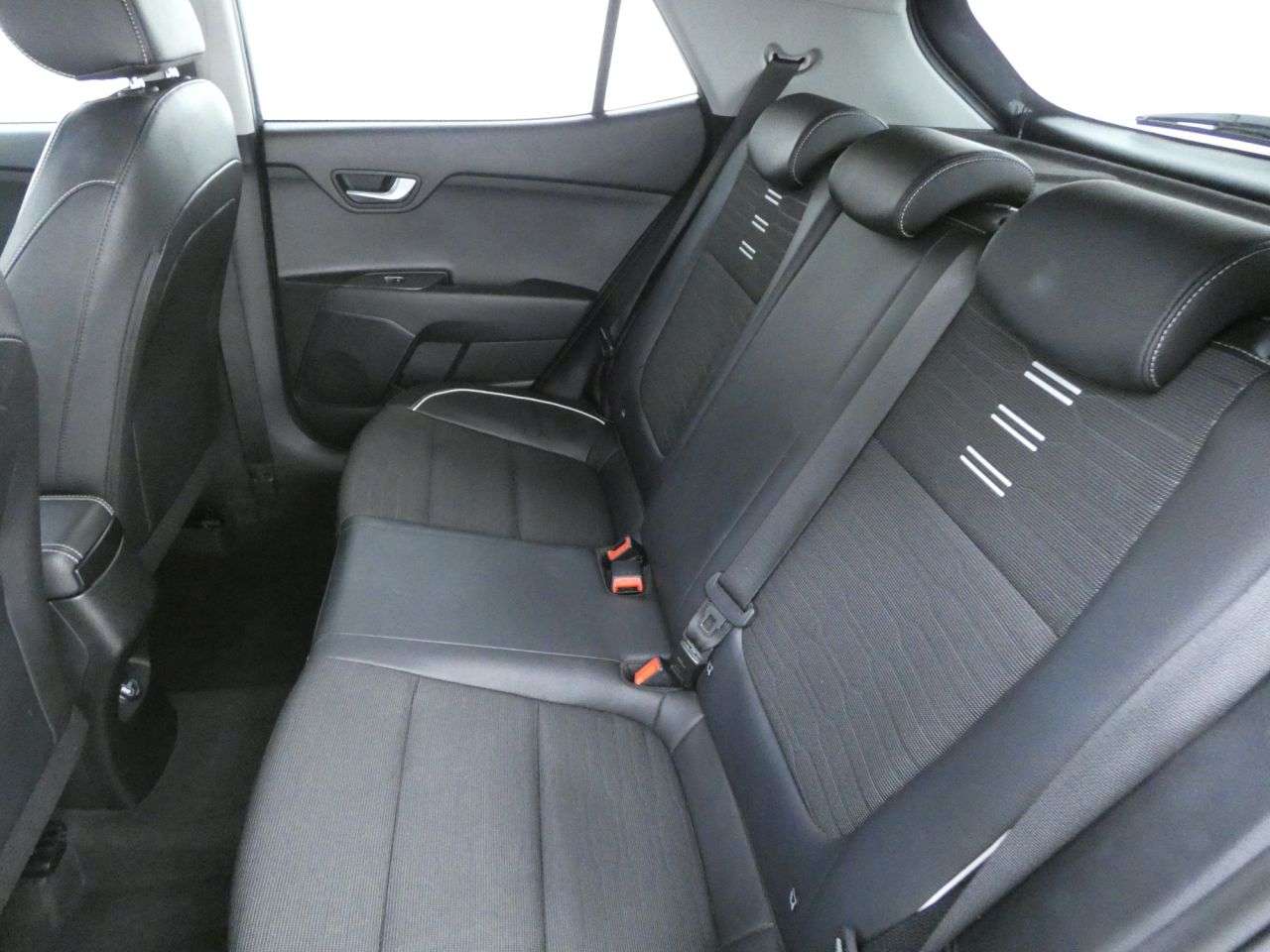 2023 KIA STONIC 2023 KIA STONIC