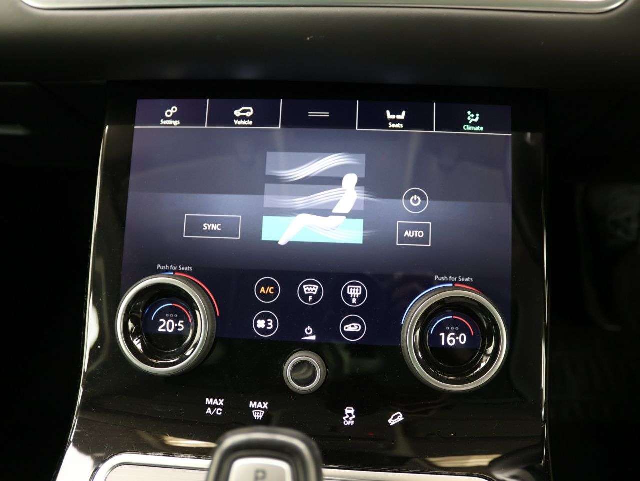 2019 LAND ROVER RANGE ROVER EVOQUE 2019 LAND ROVER RANGE ROVER EVOQUE