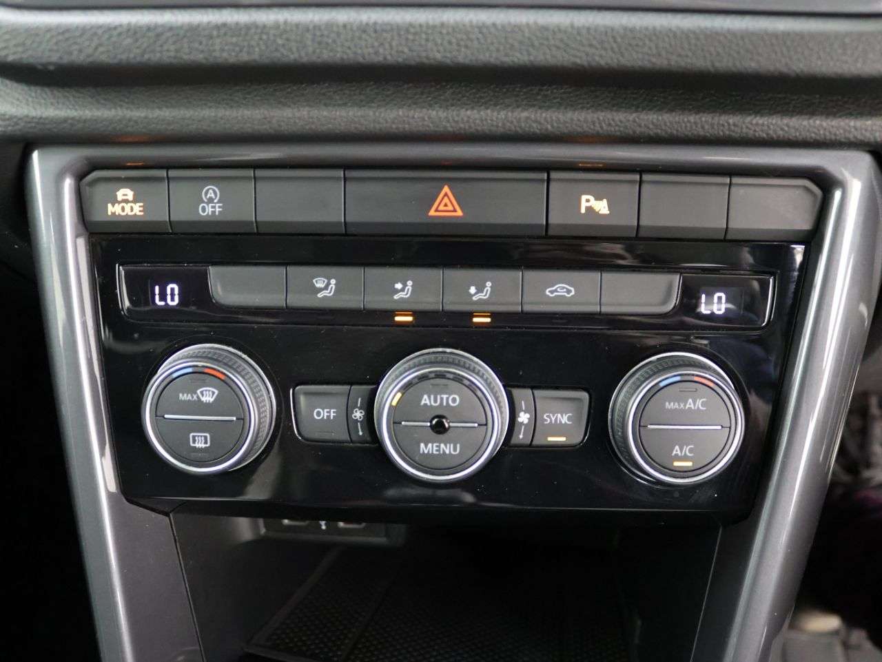 2021 VOLKSWAGEN T-ROC 2021 VOLKSWAGEN T-ROC