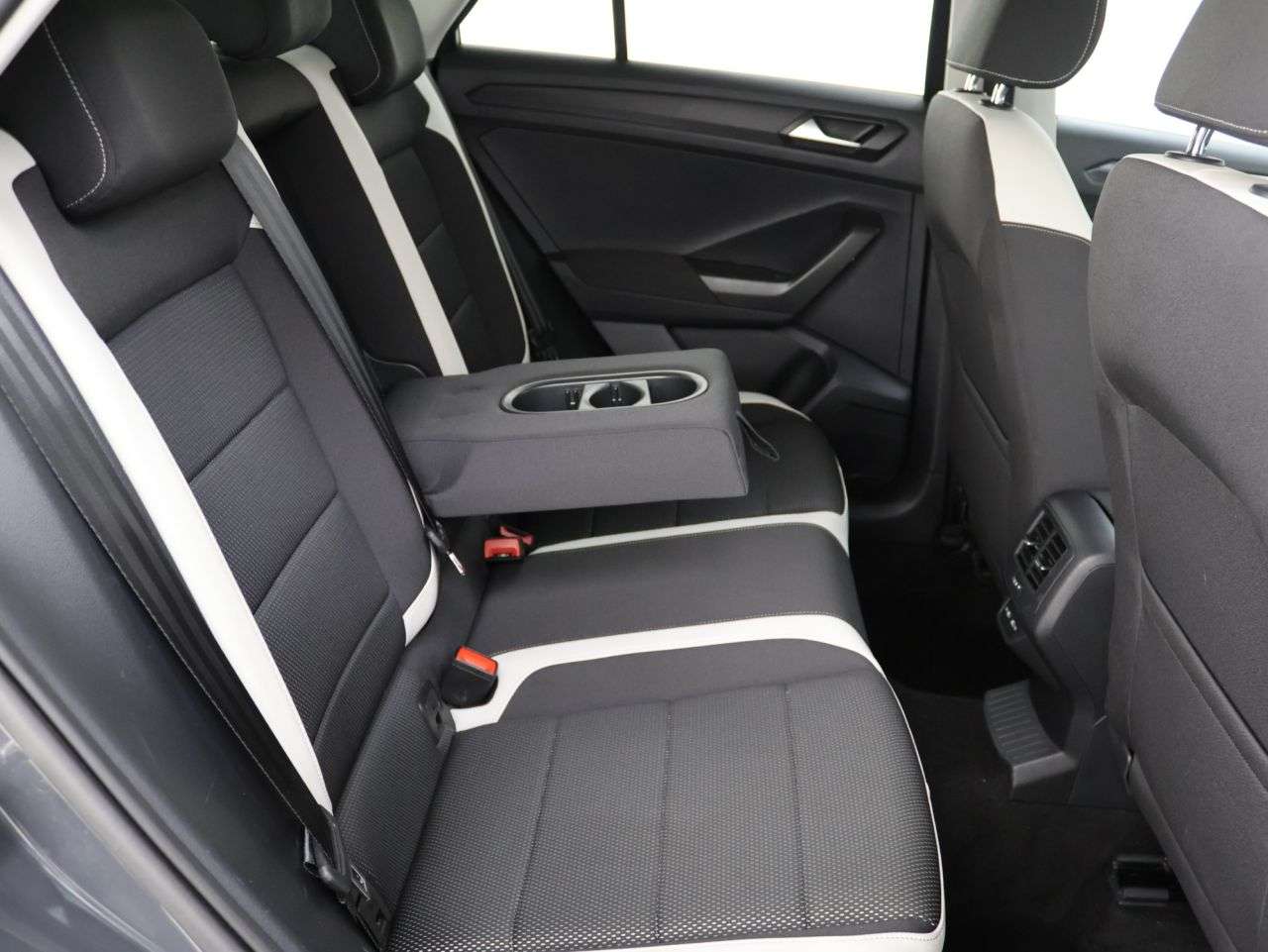 2021 VOLKSWAGEN T-ROC 2021 VOLKSWAGEN T-ROC