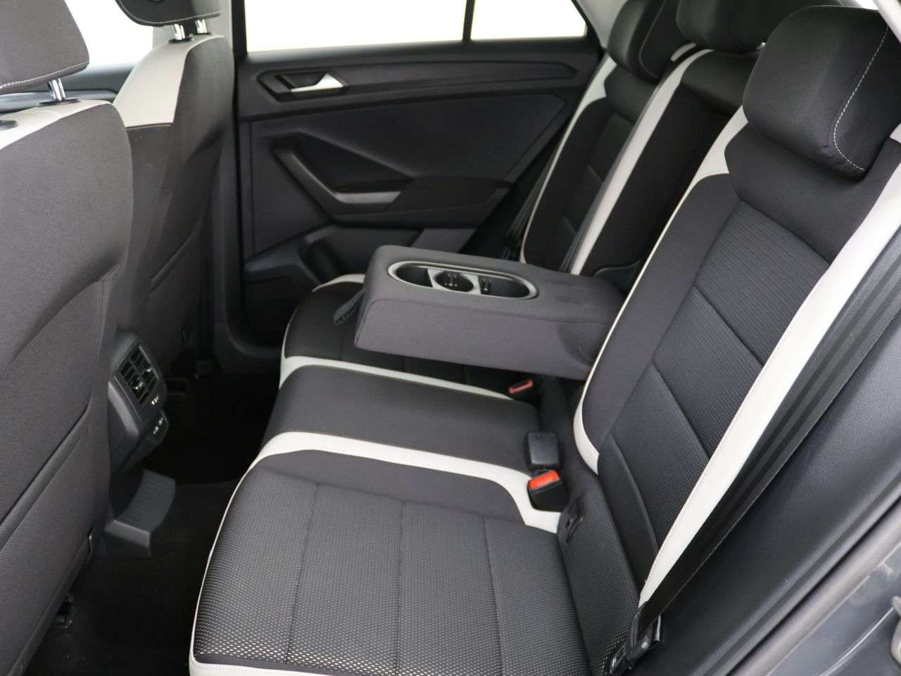 2021 VOLKSWAGEN T-ROC 2021 VOLKSWAGEN T-ROC