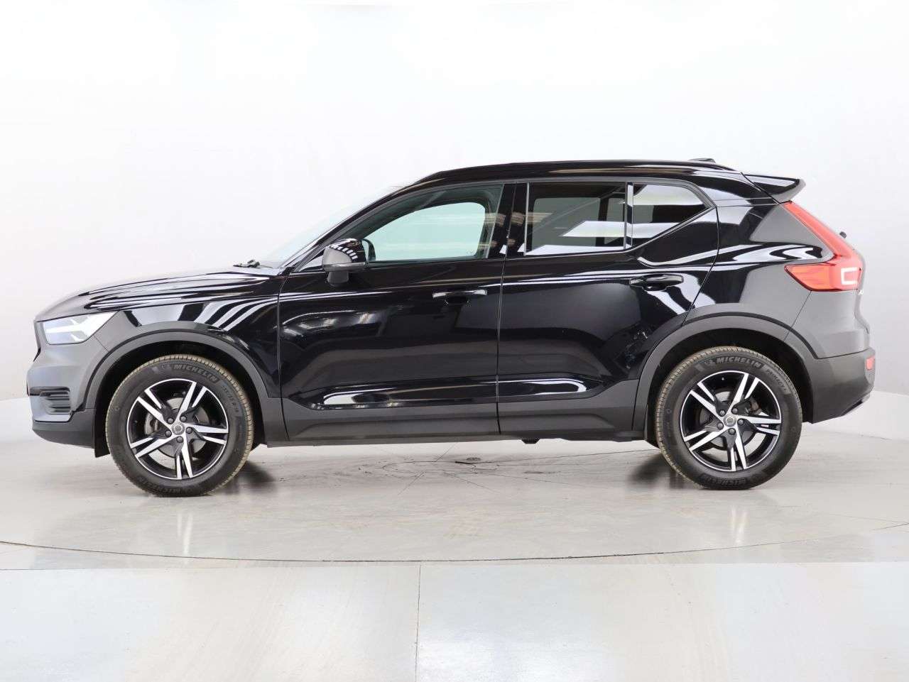 2022 VOLVO XC40 2022 VOLVO XC40