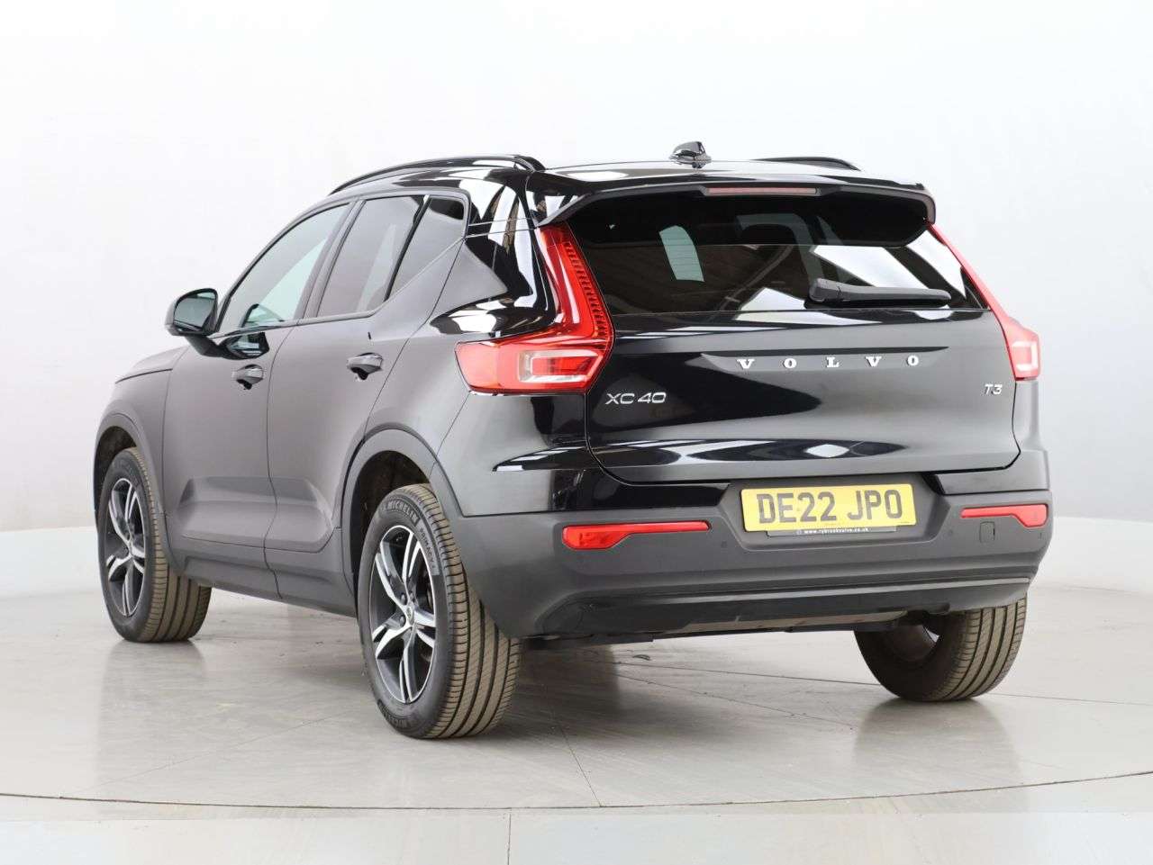 2022 VOLVO XC40 2022 VOLVO XC40