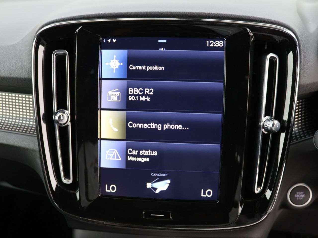 2022 VOLVO XC40 2022 VOLVO XC40