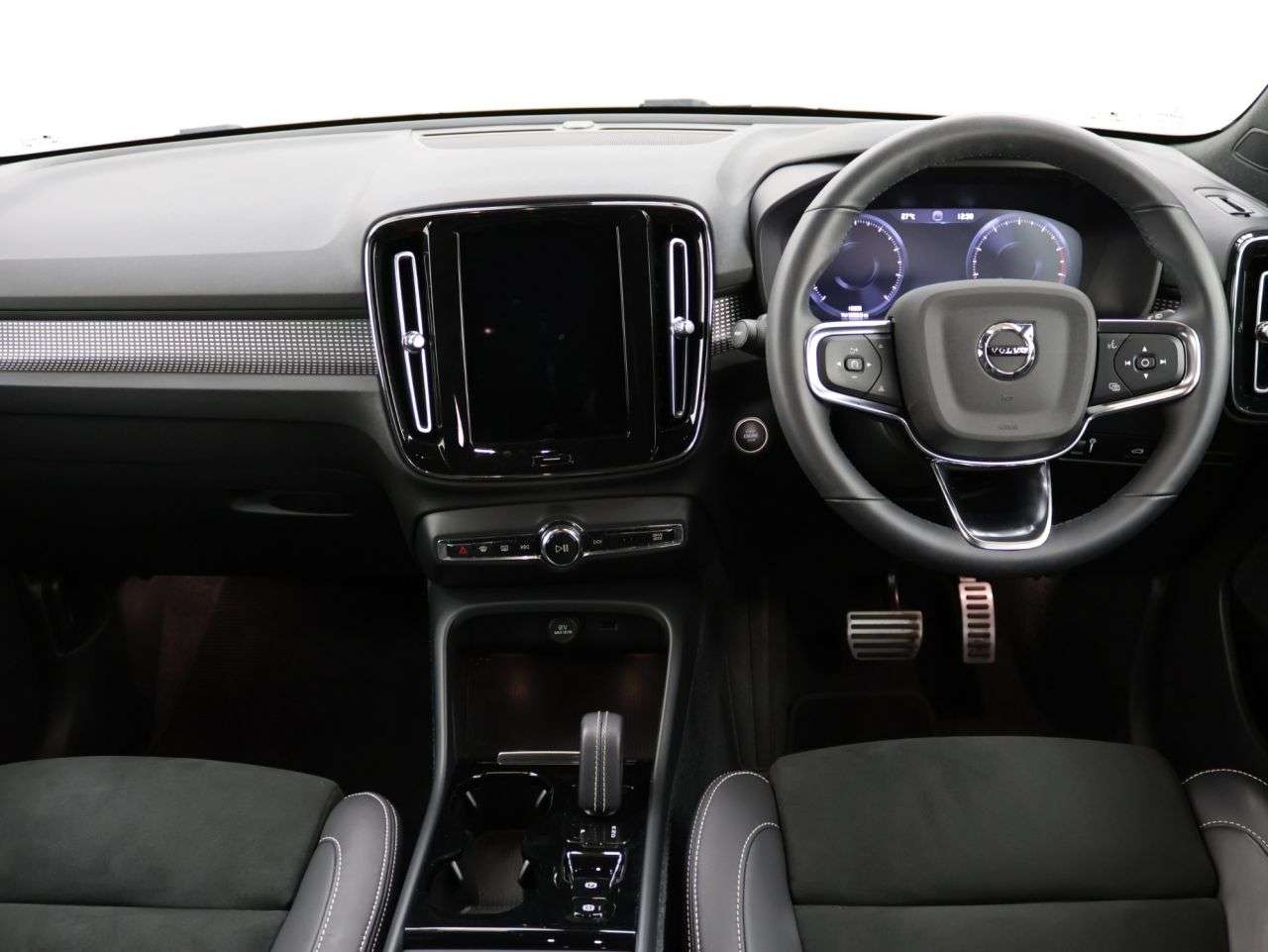 2022 VOLVO XC40 2022 VOLVO XC40