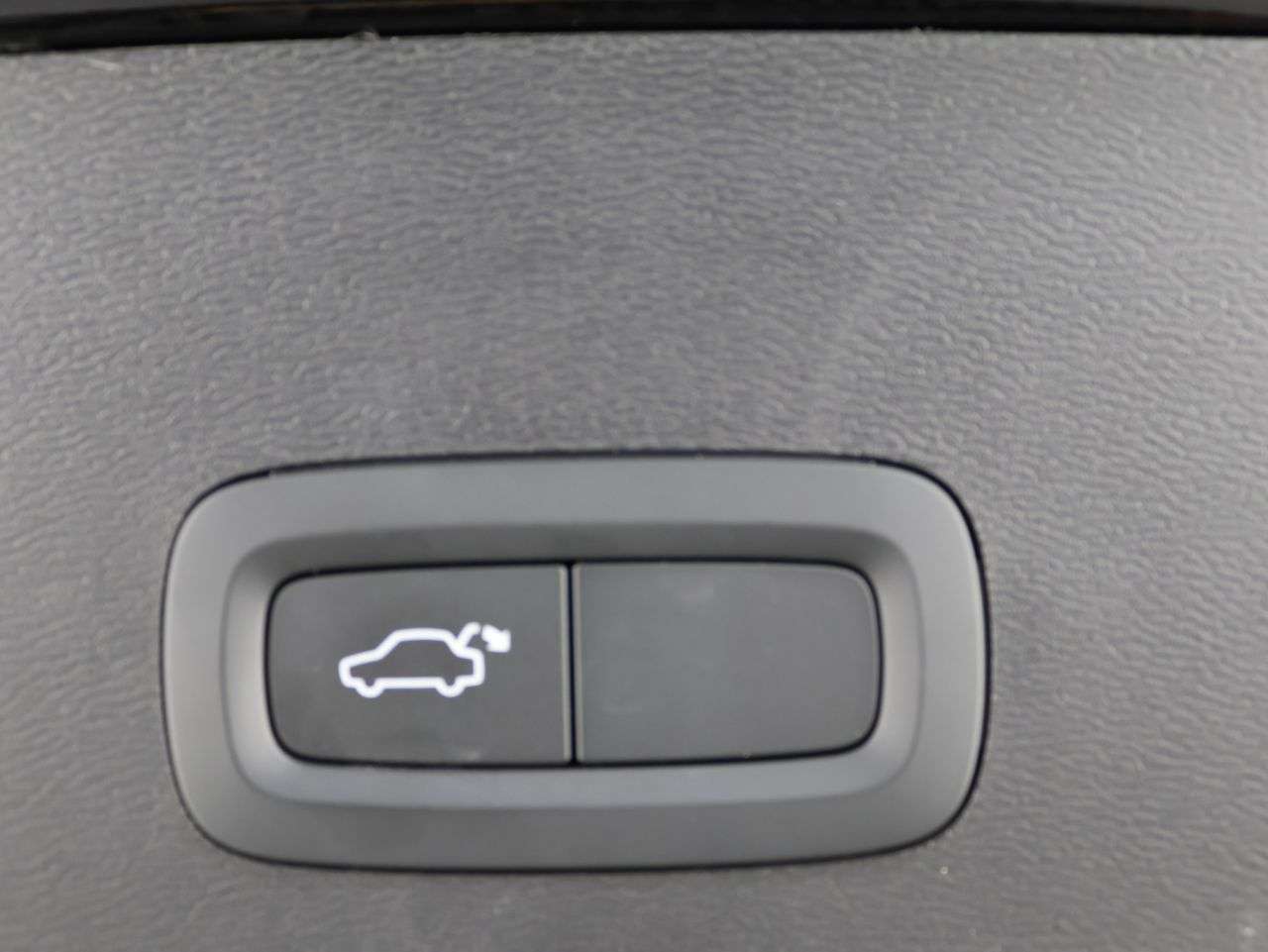 2022 VOLVO XC40 2022 VOLVO XC40